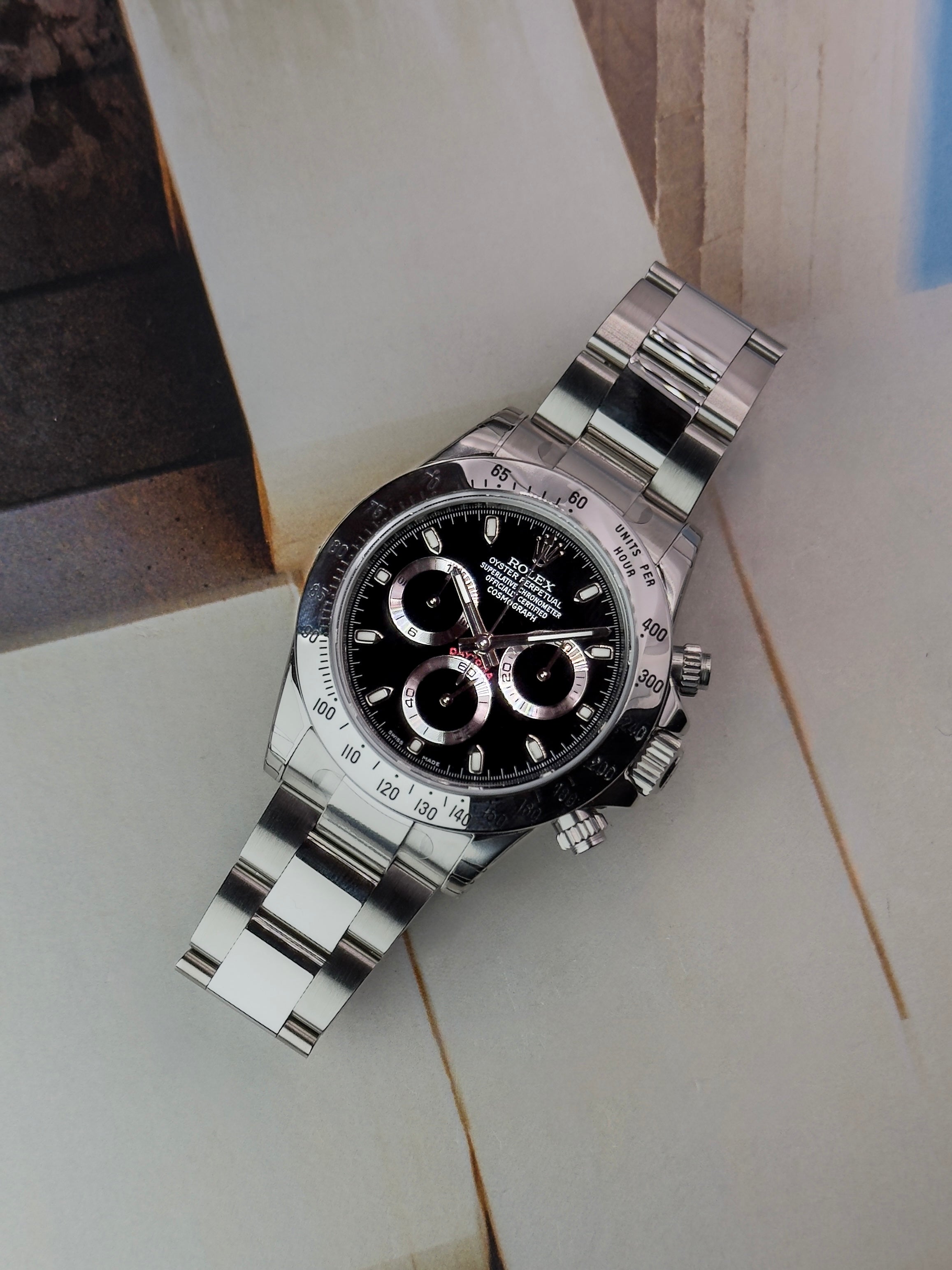 Rolex Cosmograph Daytona - 116520 - N.O.S Fully Stickered