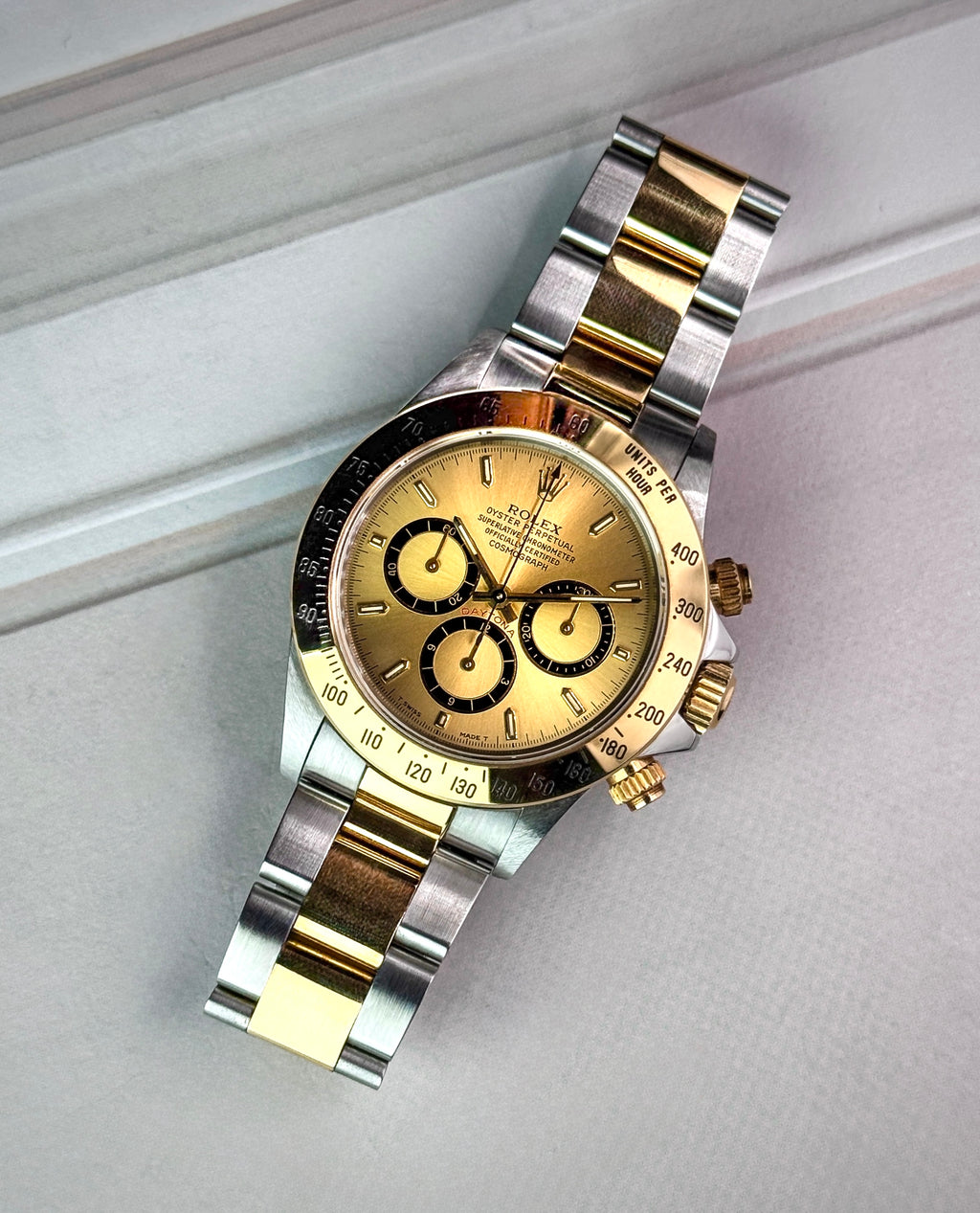 Rolex Cosmograph Daytona - 16523 - Inverted 6 Champagne Dial