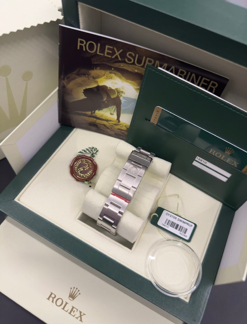 Rolex Submariner Date - 16610 NOS